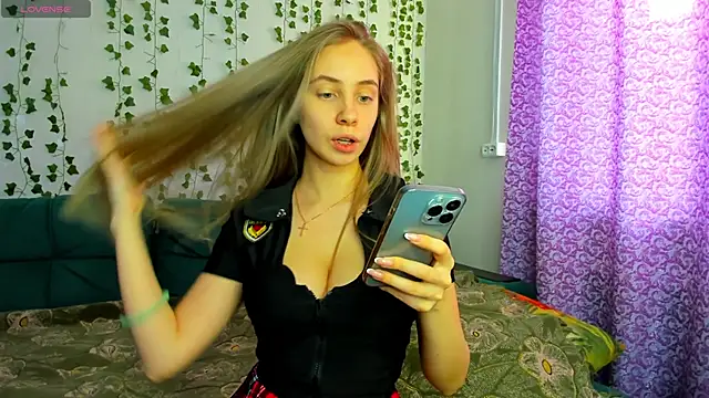 Kitty Katrine online show from 18, 2, 2025