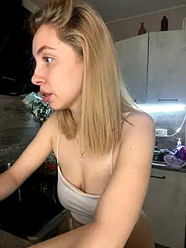 Kitty Katrine online show from 4, 12, 2025