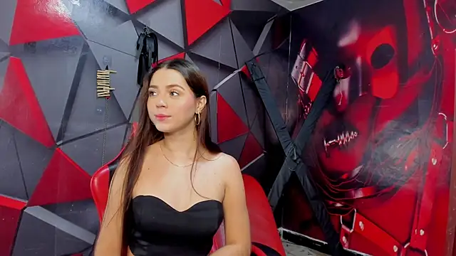 Hana and Zeta online show from 8, 11, 2025