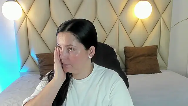 angelswets online show from 10, 7, 2026