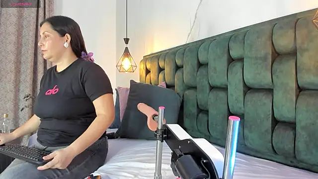 angelswets online show from 4, 10, 2025