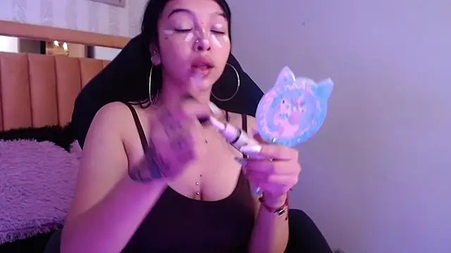 Snapshot of pettit_courtny chatting on 30, 10, 2025 pettit courtny online show from 30, 10, 2025