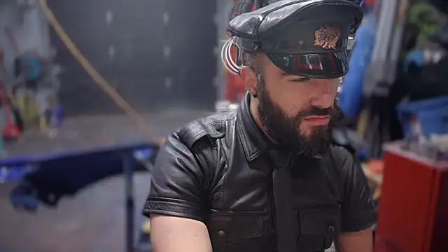 Snapshot of leatherpupmtl chatting on 24, 10, 2025 leatherpupmtl online show from 24, 10, 2025