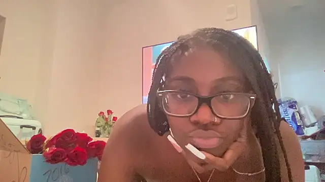 Snapshot of AveryJ99 chatting on 4, 1, 2025 AveryJ99 online show from 4, 1, 2025