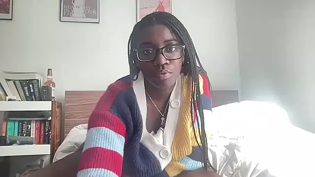 Snapshot of AveryJ99 chatting on 18, 12, 2024 AveryJ99 online show from 18, 12, 2024