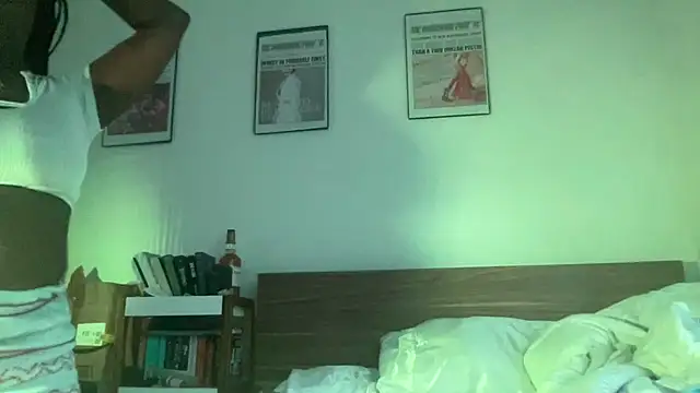 Snapshot of AveryJ99 chatting on 19, 12, 2024 AveryJ99 online show from 19, 12, 2024