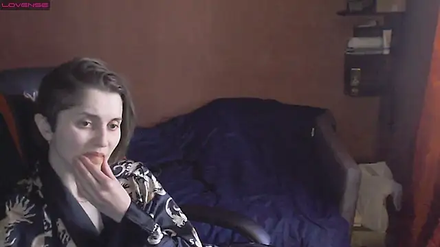 womanstrong78 online show from 12, 3, 2025