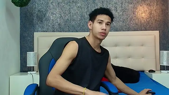 Snapshot of Erick_Zhimerman chatting on 7, 4, 2026 Erick Zhimerman online show from 7, 4, 2026