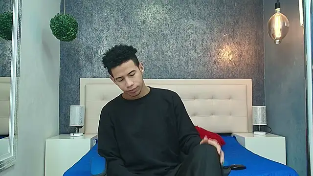 Snapshot of Erick_Zhimerman chatting on 8, 4, 2026 Erick Zhimerman online show from 8, 4, 2026