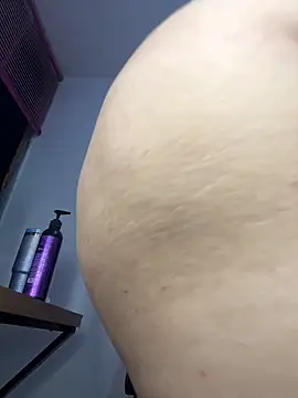 CinnamonCookiez online show from 7, 10, 2025