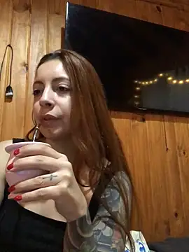 EffyScarlet online show from 1, 10, 2025