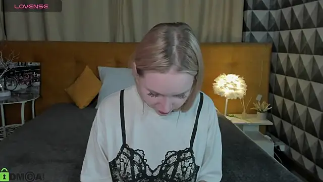 Carol  Cox online show from 12, 9, 2025