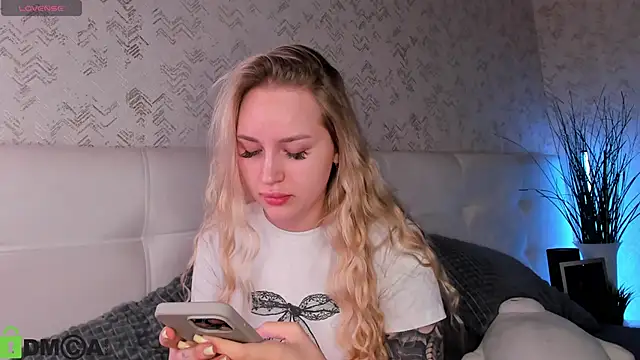 Carol  Cox online show from 23, 10, 2025