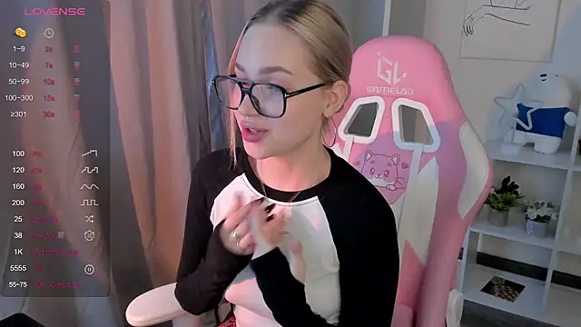 Carol  Cox online show from 14, 3, 2025