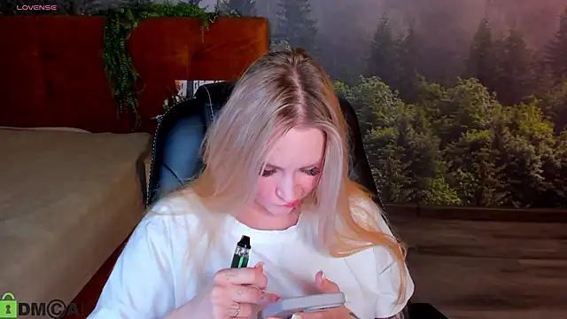 Carol  Cox online show from 14, 10, 2025