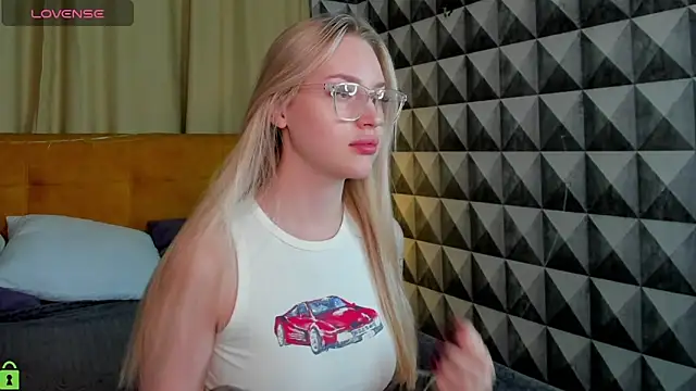 Carol  Cox online show from 9, 9, 2025