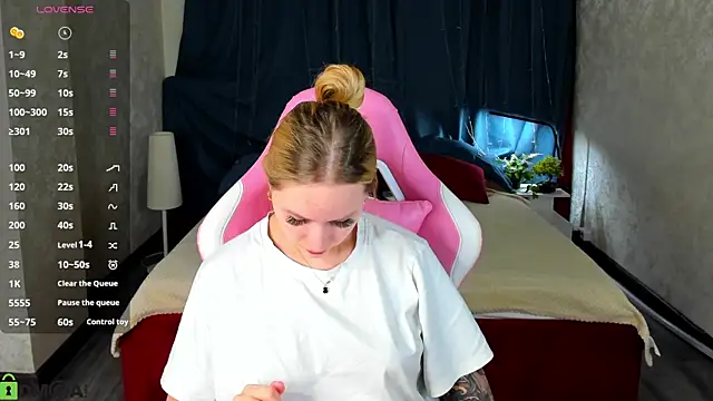 Carol  Cox online show from 5, 11, 2025