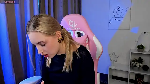 Carol  Cox online show from 21, 3, 2025