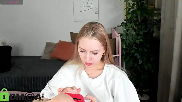 Carol  Cox online show from 17, 11, 2025