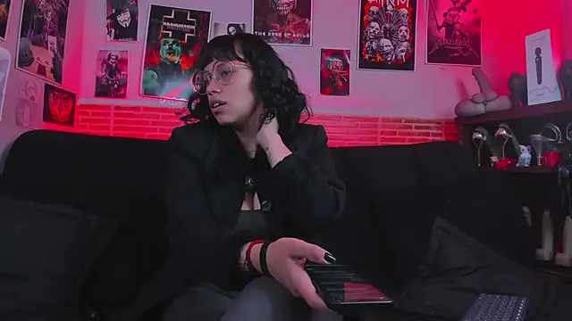 lilith-deveraux online show from 4, 10, 2025