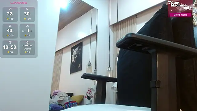 Snapshot of virtual_charm chatting on 7, 10, 2025 virtual charm online show from 7, 10, 2025