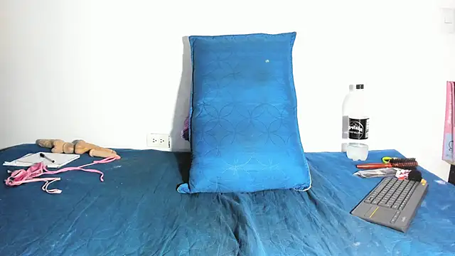 Arantza Hill online show from 31, 10, 2025