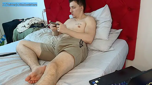 NicoDavisHere online show from 10, 6, 2026