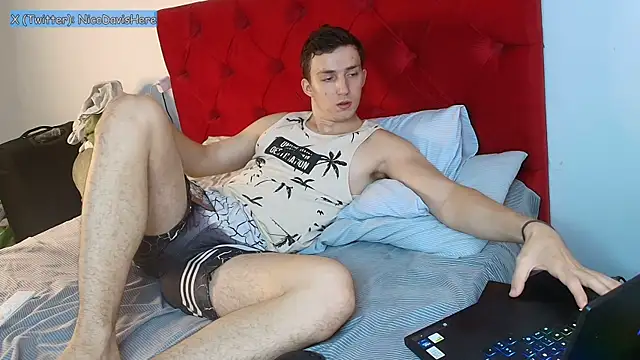 NicoDavisHere online show from 18, 5, 2026