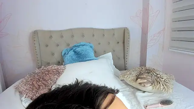 Snapshot of MelissaGrayy chatting on 19, 11, 2025 MelissaGrayy online show from 19, 11, 2025