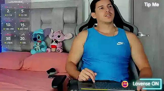 Snapshot of victor_vixen chatting on 6, 3, 2025 victor vixen online show from 6, 3, 2025