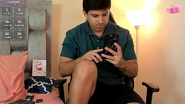 Snapshot of victor_vixen chatting on 5, 10, 2025 victor vixen online show from 5, 10, 2025