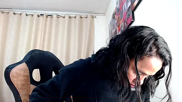 Snapshot of Samary_thomas chatting on 1, 3, 2025 Samary thomas online show from 1, 3, 2025