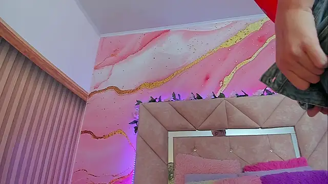 Taylor  cooper online show from 24, 9, 2025