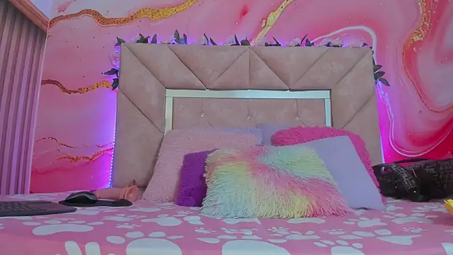 Taylor  cooper online show from 24, 10, 2025