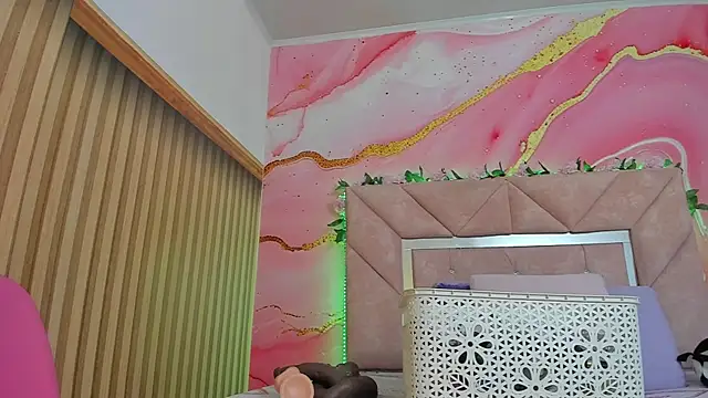 Taylor  cooper online show from 15, 4, 2026