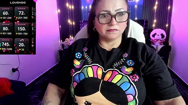 Snapshot of Ivonnee__ chatting on 7, 5, 2026 Ivonnee online show from 7, 5, 2026