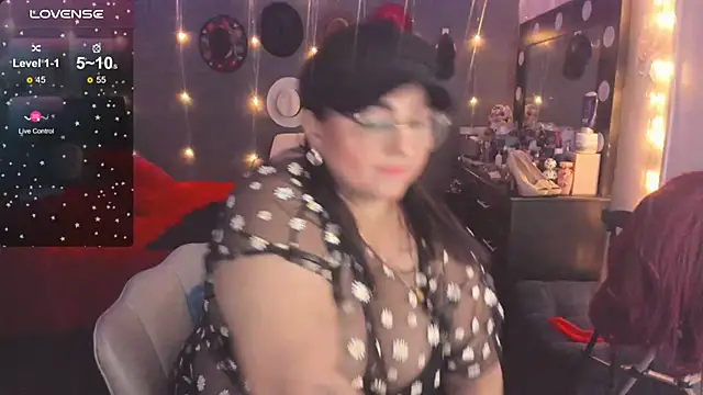 Ivonnee   online show from 5, 3, 2025