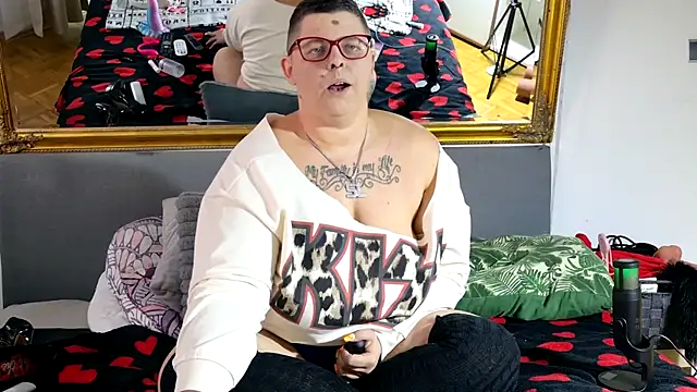 Snapshot of SunshineLexi chatting on 10, 11, 2025 SunshineLexi online show from 10, 11, 2025