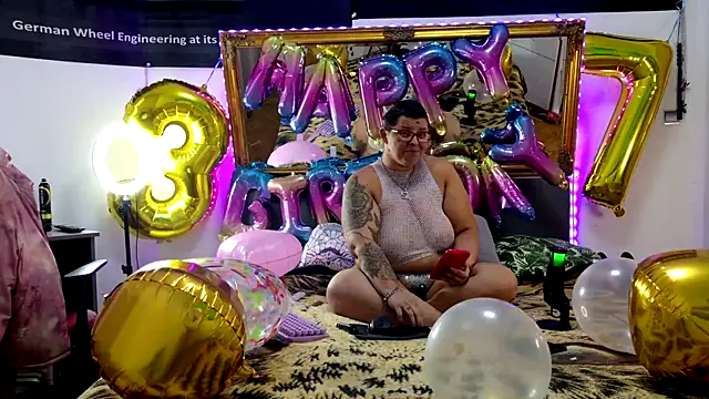 Snapshot of SunshineLexi chatting on 28, 10, 2025 SunshineLexi online show from 28, 10, 2025