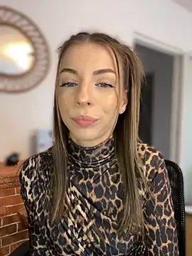 Mia Ethan online show from 22, 10, 2025