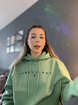 Mia Ethan online show from 29, 3, 2026