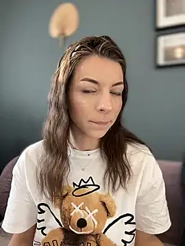 Mia Ethan online show from 22, 3, 2025