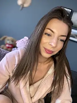 Mia Ethan online show from 23, 2, 2025