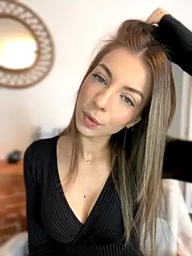 Mia Ethan online show from 28, 10, 2025