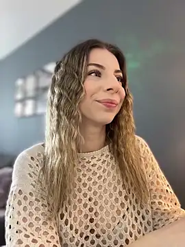 Mia Ethan online show from 24, 4, 2026