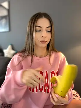 Mia Ethan online show from 25, 11, 2025