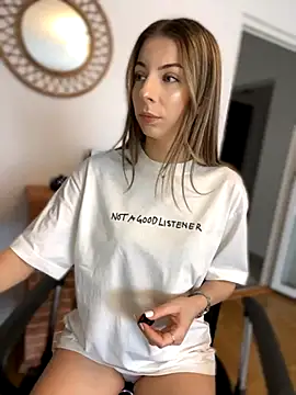 Mia Ethan online show from 11, 9, 2025