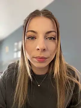 Snapshot of Mia_Ethan chatting on 10, 6, 2026 Mia Ethan online show from 10, 6, 2026
