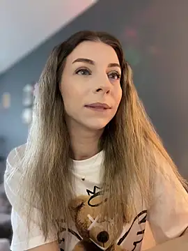Snapshot of Mia_Ethan chatting on 10, 5, 2026 Mia Ethan online show from 10, 5, 2026