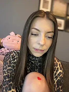 Mia Ethan online show from 21, 2, 2025